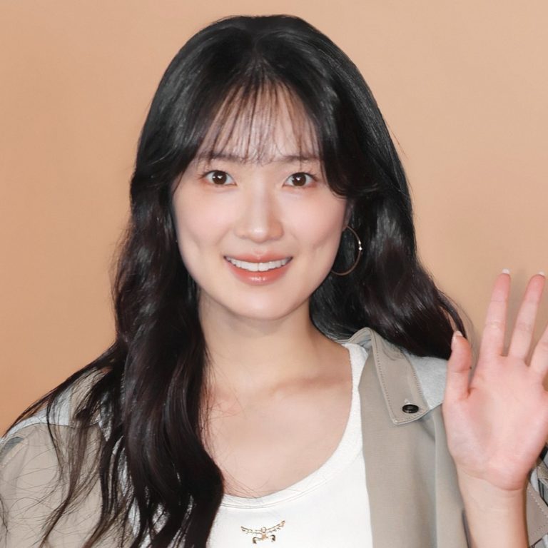 kim-hye-yoon