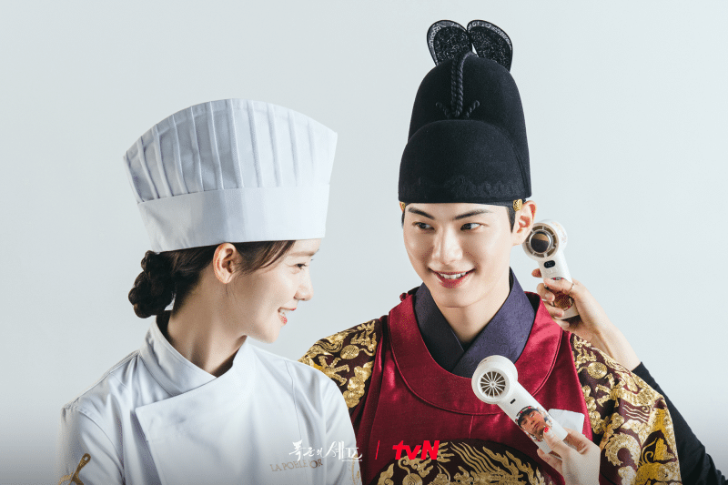 bon-appetit-your-majesty6