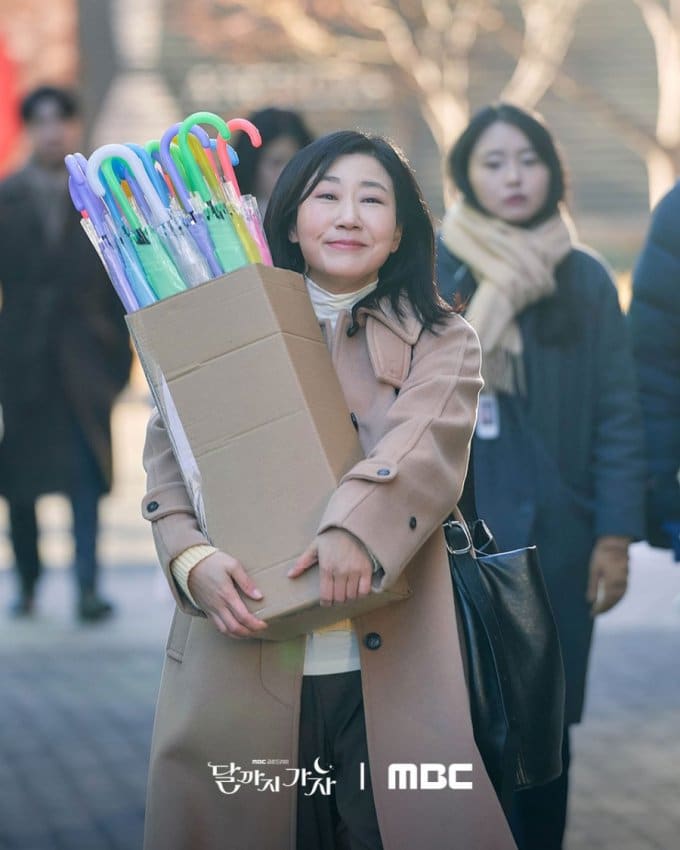 to-the-moon-kdrama2