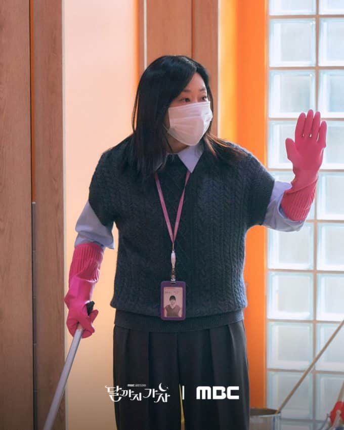 to-the-moon-kdrama3