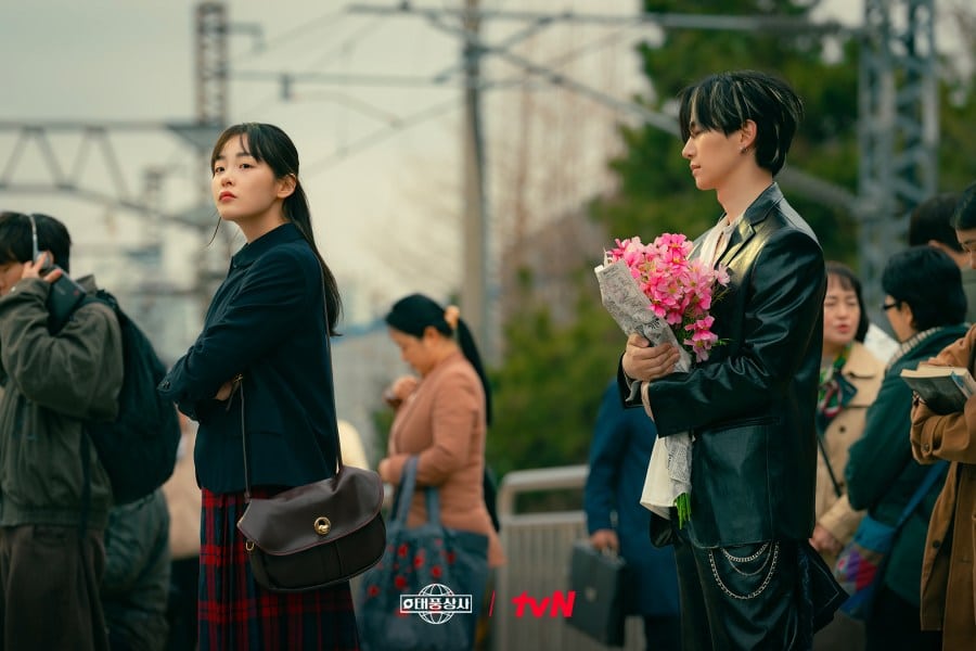 tifón-familia-lee-junho-kim-minha