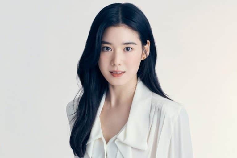 jung-eun-chae-flex-x-cop