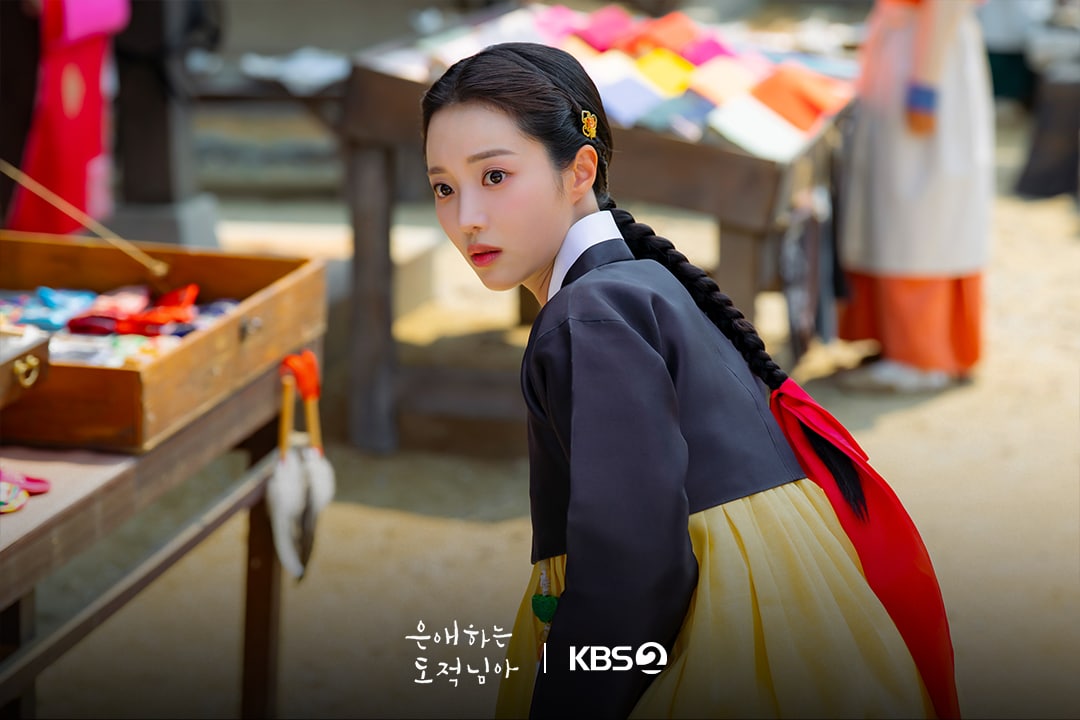 To-My-Beloved-Thief-stills2