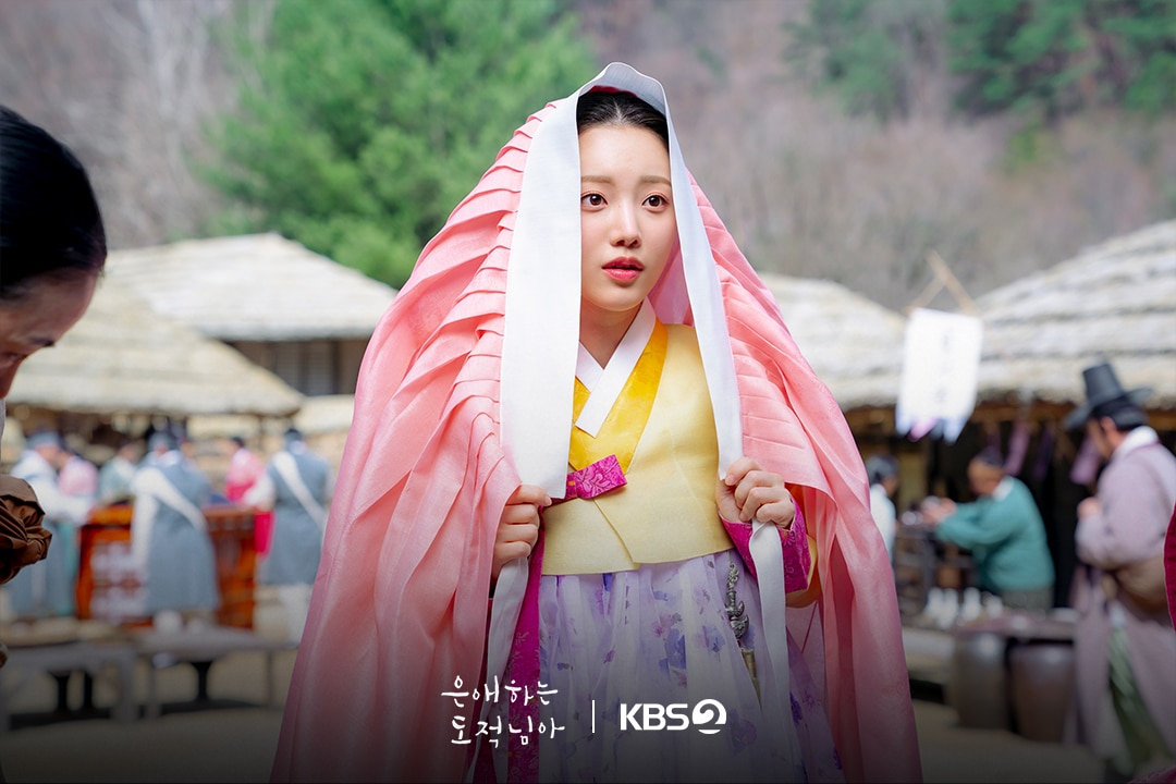 To-My-Beloved-Thief-stills3