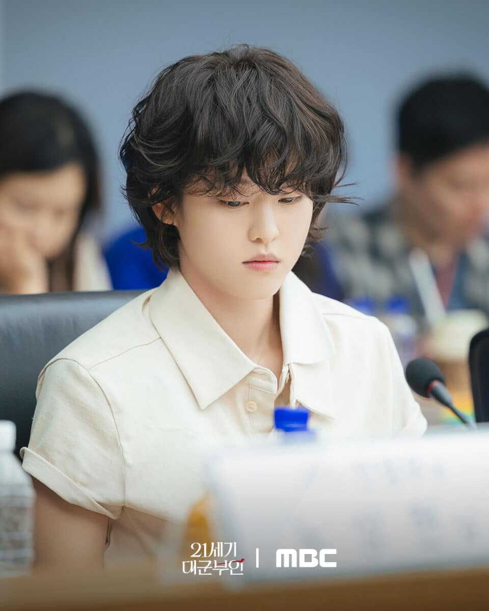 perfect-crown-script-reading11
