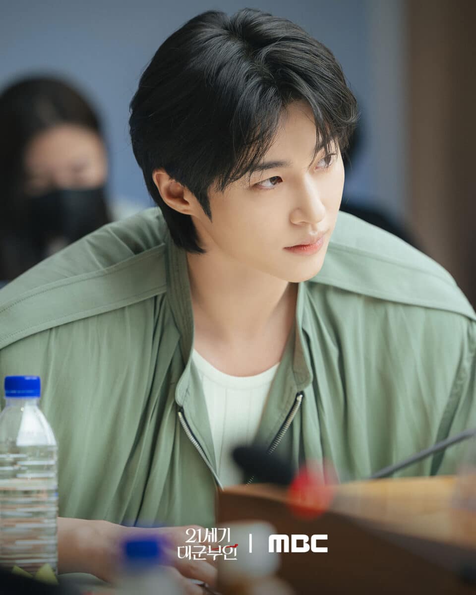 perfect-crown-script-reading6