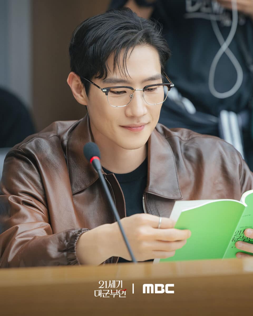 perfect-crown-script-reading8