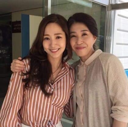 kim-mi-kyung-park-min-young-nine-to-six