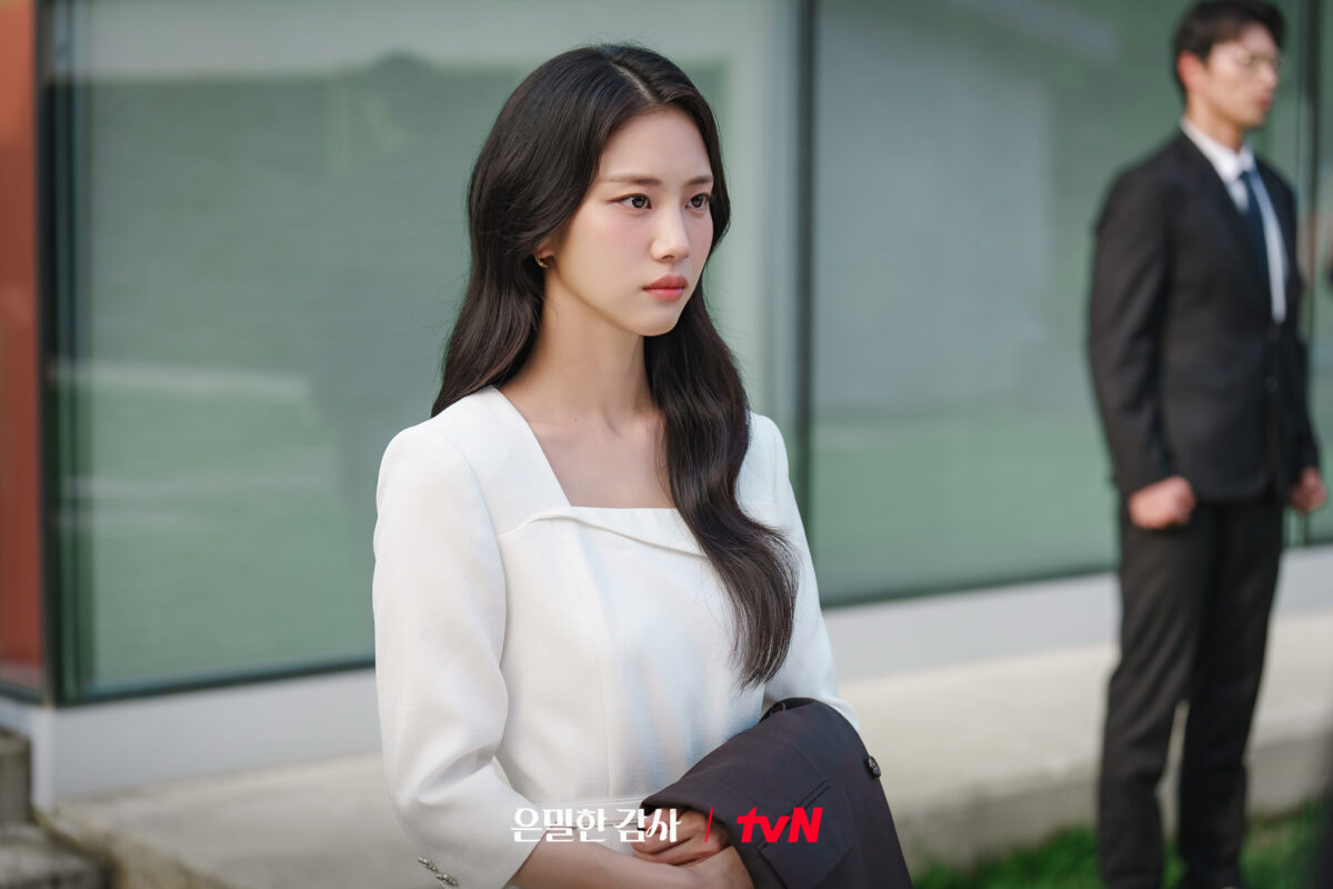 filing-for-love-hong-hwa-yeon3